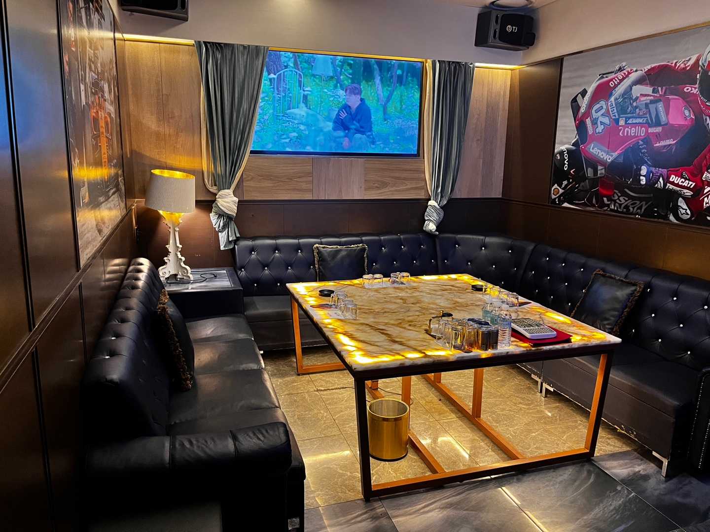 강남 퍼펙트 하이퍼블릭 1